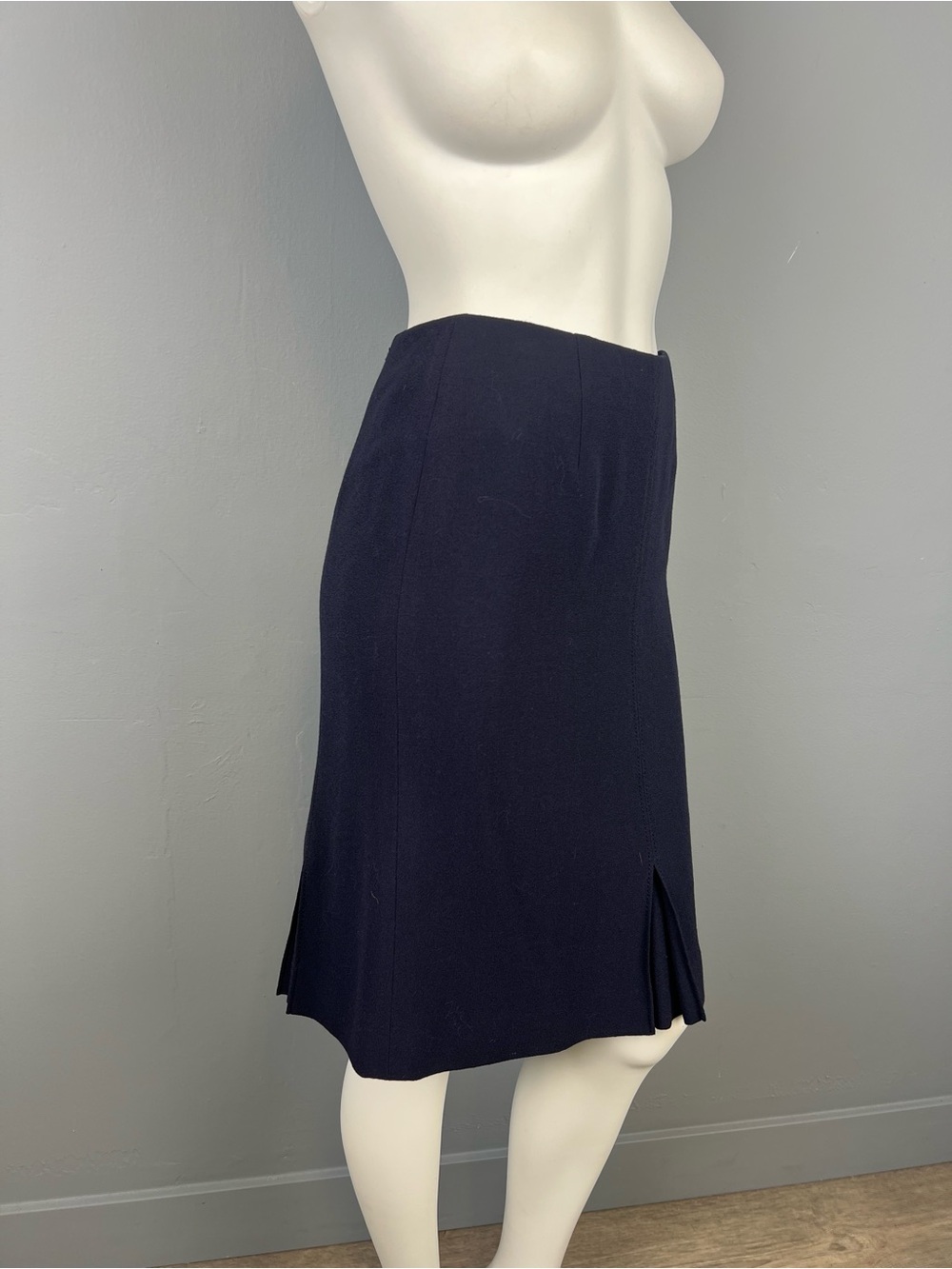 Vintage Valentino Women’s Navy Pleated Hem Skirt Made in Italy